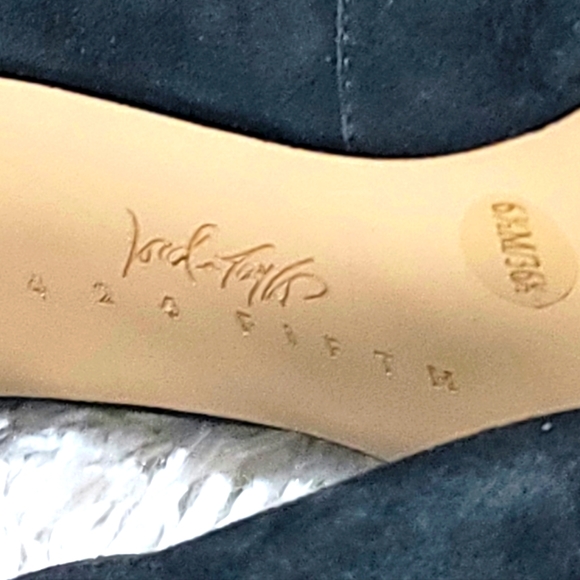 Lord & Taylor 424 Fifth Women's Suede Pumps Shoes Size 6.5 M - Picture 8 of 8